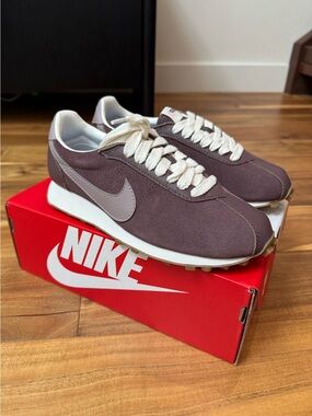 NWT Nike LD-1000 suede sneakers